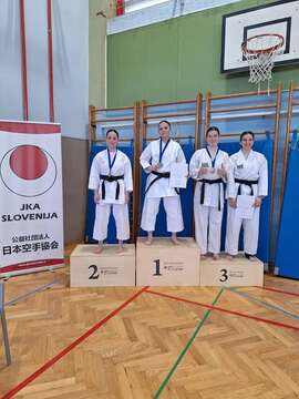 Elma Lišinović 1. mesto v katah med mladinkami